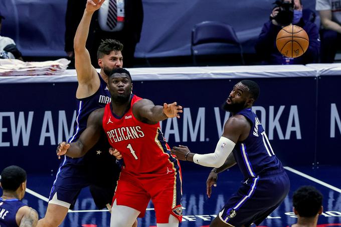 Najboljša strelca tekme Zion Williamson in Tim Hardaway Jr. (desno) | Foto: Guliverimage/Vladimir Fedorenko