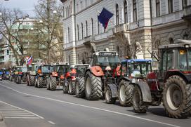 Protestni shod Sindikata kmetov Slovenije. Traktor, kmet, protest.