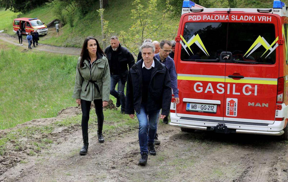 Robert Golob | Predsednik vlade Robert Golob si je ogledal posledice večdnevnega deževja na enem izmed najbolj prizadetih območij v Sloveniji. | Foto STA