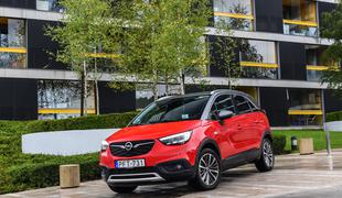 Opel crossland X: 1.900 kilometrov na bencin, poraba pa pod šestimi litri na sto kilometrov