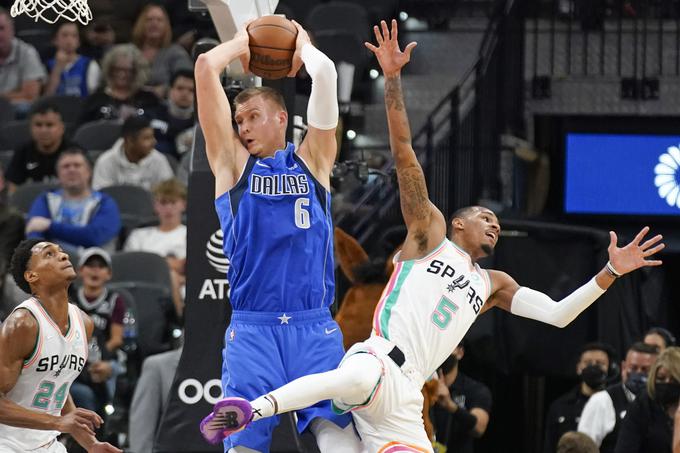 Kristaps Porzingis končno tak, kot se od njega pričakuje. 32 točk. | Foto: Reuters