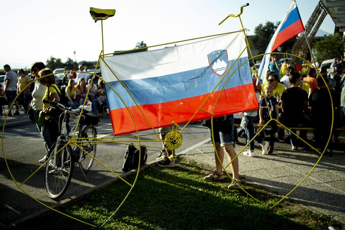 Navijaci Pogacarja v Komendi | Foto: Ana Kovač