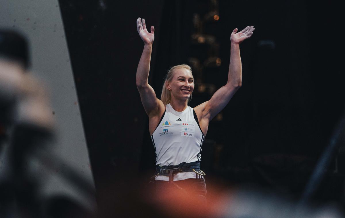 Janja Garnbret, Bern 2023, polfinale | Garnbret je v kvalifikacijah težavnosti kot edina osvojila vrhova obeh smeri ter se zanesljivo zavihtela v polfinale. | Foto Lena Drapella/IFSC