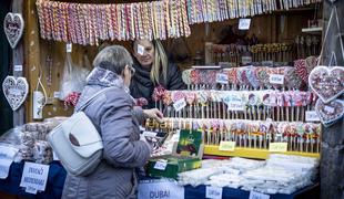 Praznike je pomembno preživeti z najbližjimi, a pomembna so tudi darila #video