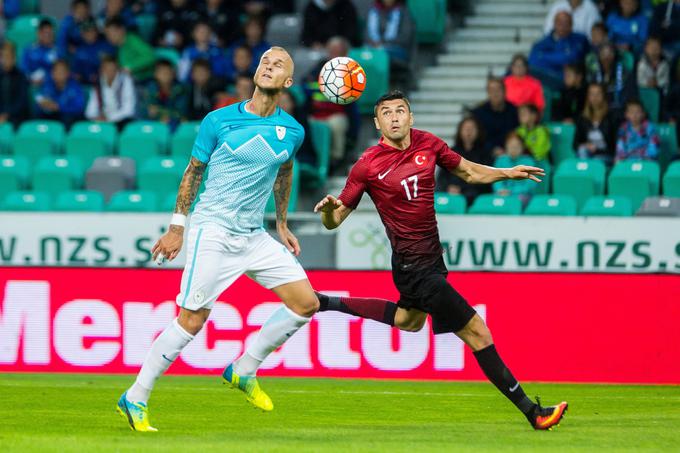 Prvič v zgodovini slovenske reprezentance se je zgodilo, da sta od začetka zaigrala brata. Andraž in Aljaž Struna (na fotografiji). | Foto: 