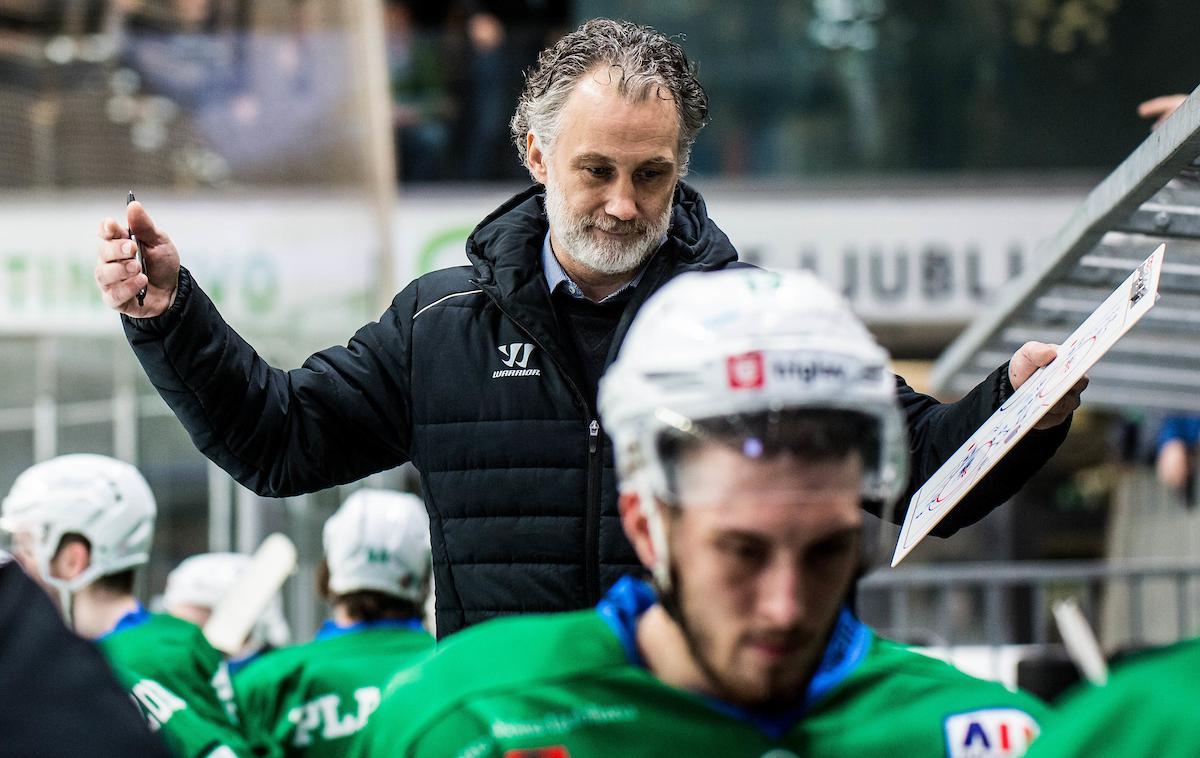 HK Olimpija Jure Vnuk | Trener Olimpije Jure Vnuk je po nedeljskem porazu obžaloval napake, ki so jih Italijani s pridom izkoriščali in po preobratu zmagali s 6:4 ter povedli v finalu z 2:1 v zmagah. Prvak postane moštvo, ki prvo zmaga štirikrat. | Foto Grega Valančič/Sportida