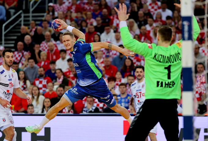 Slovenska reprezentanca je dvoboj v Zagrebu odprla z izjemnim nizom 5:0. | Foto: Reuters