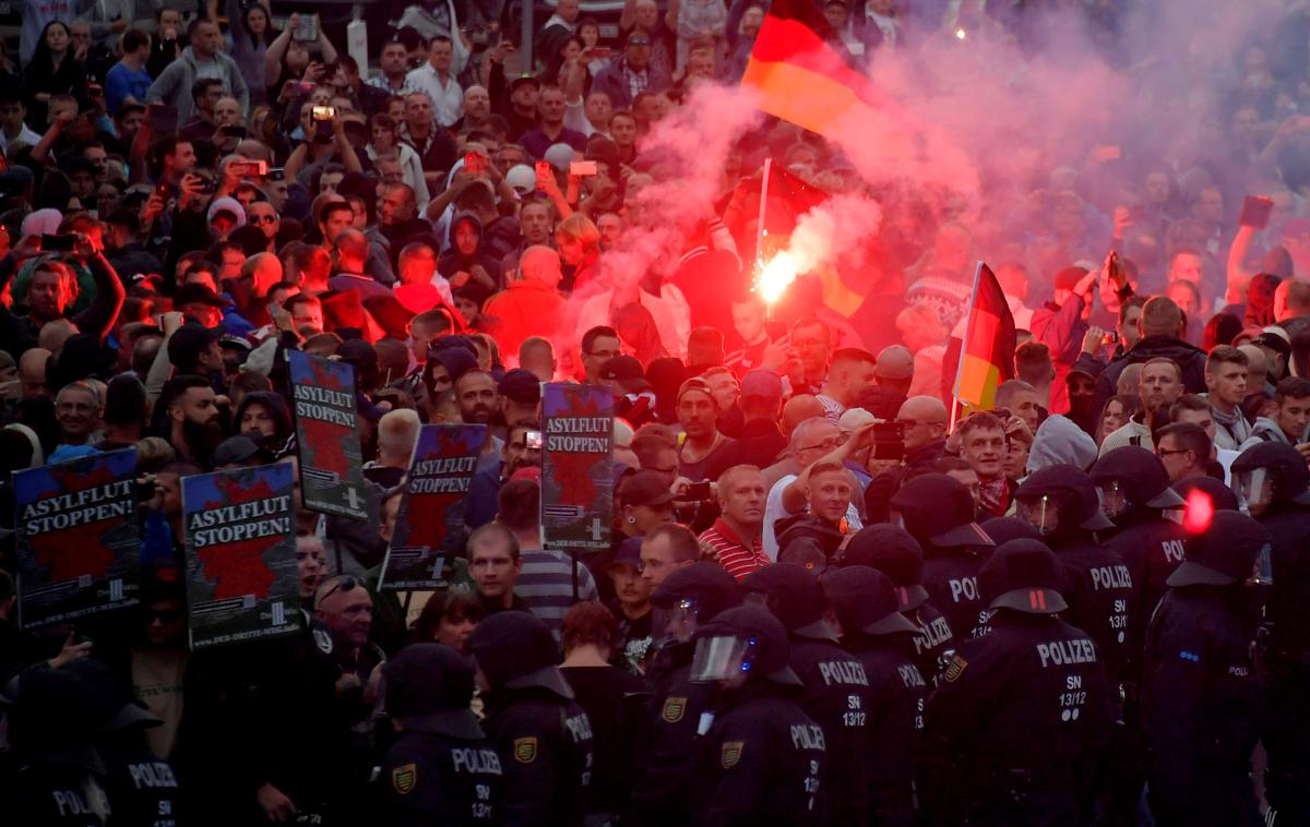 Protesti skrajne desnice v Chemnitzu | Današnji shodi so nov preizkus za policijo, ki je bila zaradi neustreznega odziva v preteklih dneh deležna kritik. | Foto Reuters