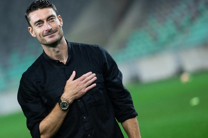 Olimpija Maribor | Albert Riera je na dobri poti, da se zapiše v zgodovino kot trener Olimpije, ki bi osvojil prvenstvo z najvišjo prednostjo.  | Foto Vid Ponikvar