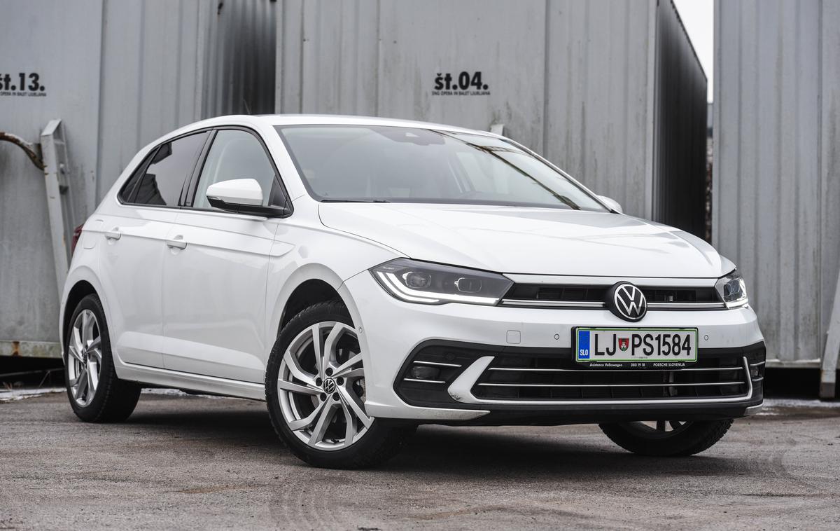 Volkswagen polo 1.0 TSI DSG style | Prenovljeni sprednji del je dal polu bolj športno podobo, ki z veliko hladilno odprtino prek celotne širine ustreza celo nabriti različici GTI. | Foto Gašper Pirman