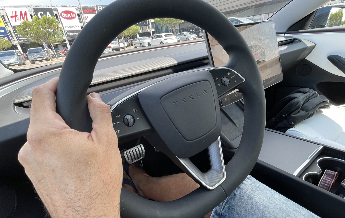 Tesla 3 vročina avtomobil | Foto Gregor Pavšič