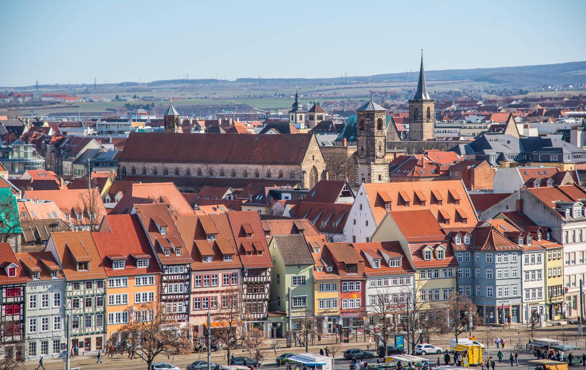 Erfurt | Znanstveniki so preučili DNK v okostjih, ki so jih našli na judovskem pokopališču iz 14. stoletja v nemškem mestu Erfurt. Na fotografiji je staro mestno jedro Erfurta. | Foto Guliverimage