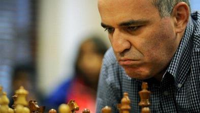 Gari Kasparov bo v Mariboru obiskal 1600 mladih šahistov