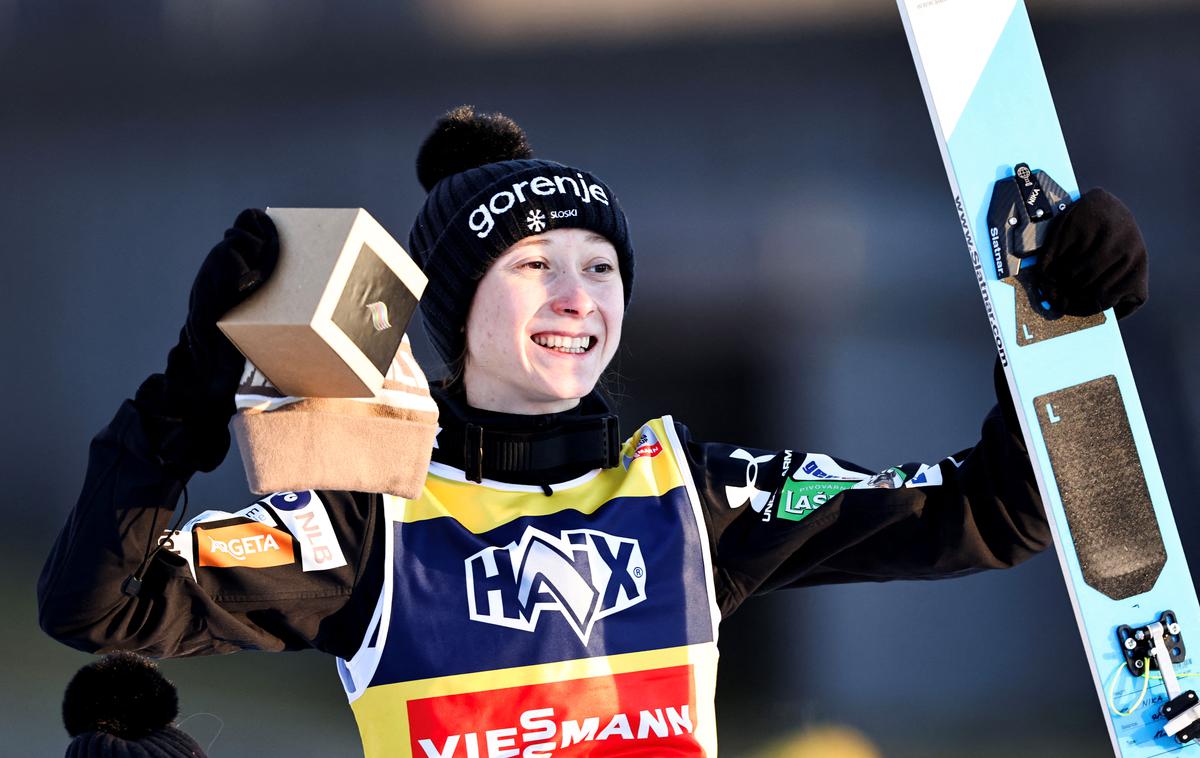 Nika Prevc | Nika Prevc je zablestela na uvodu v sezono in se veselila prepričljive zmage. | Foto Reuters