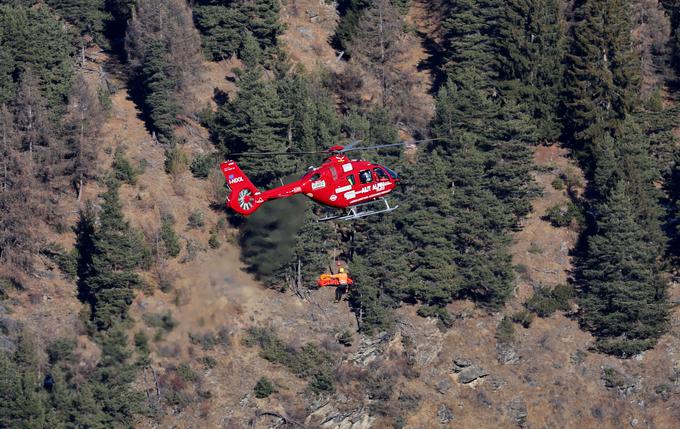 Sarrazina so v bolnišnico odpeljali s helikopterjem.  | Foto: Reuters