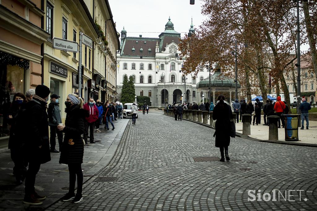 Množično testiranje. Test. Hitri test. Covid-19. Koronavirus.