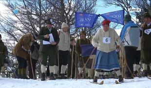 Starodobni smučarji zavzeli Vogel (video)