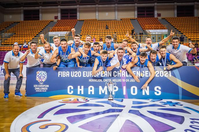 slovenska košarkarska reprezentanca U20 | Slovenska izbrana vrsta je v Grčiji pometla s tekmeci. | Foto FIBA