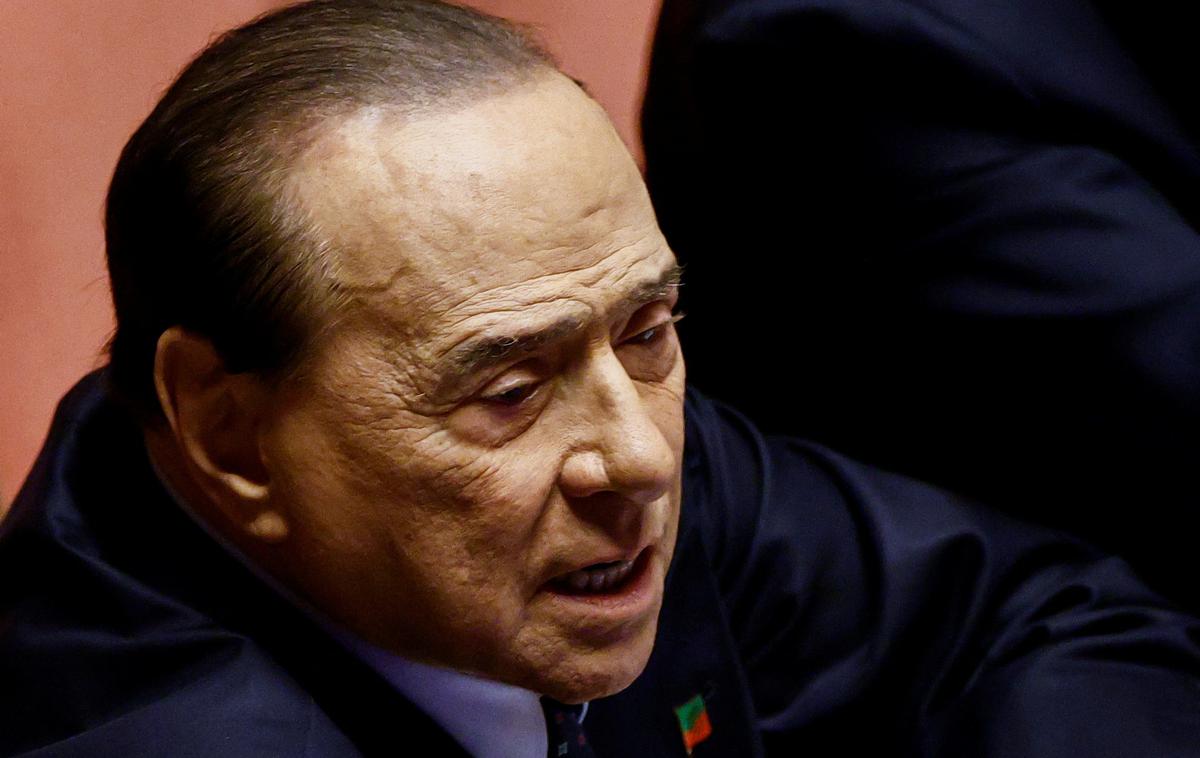 Silvio Berlusconi | Sojenje je bilo povezano s tako imenovanimi zabavami bunga bunga z mladimi ženskami, ki naj bi se dogajale pred več kot desetimi leti v Berlusconijevi vili. Zaradi njih je bilo proti nekdanjemu predsedniku vlade sproženih več sodnih postopkov. | Foto Reuters