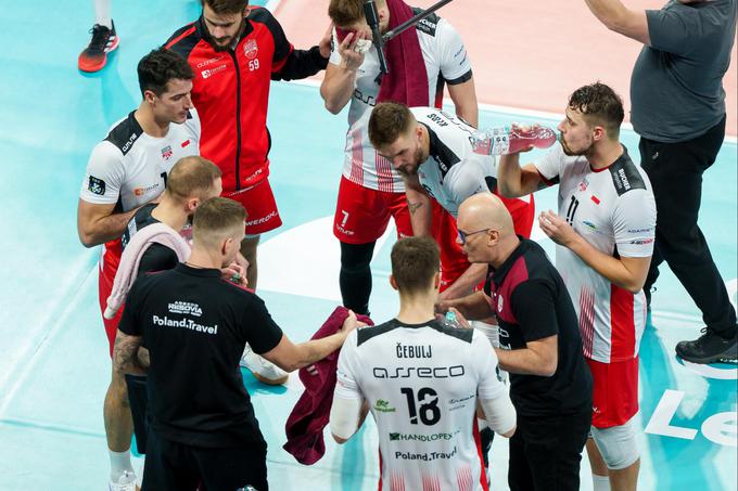 Ekipa iz Rseszowa je na uvodni tekmi z 1:3 izgubila s francoskim Toursom. | Foto: CEV