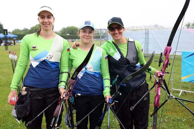 Urška Čavič, Ana Umer in Žana Pintarič so nastope na evropskih igrah v Krakovu še pred boji za medalje.  | Foto: OKS/Aleš Fevžer