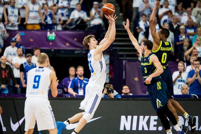 Razigral se je finski čudežni deček Lauri Markkanen, ki je Slovencem natresel 24 točk. | Foto: Vid Ponikvar