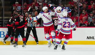 NY Rangers izločili Carolino, Vancouver povedel s 3:2