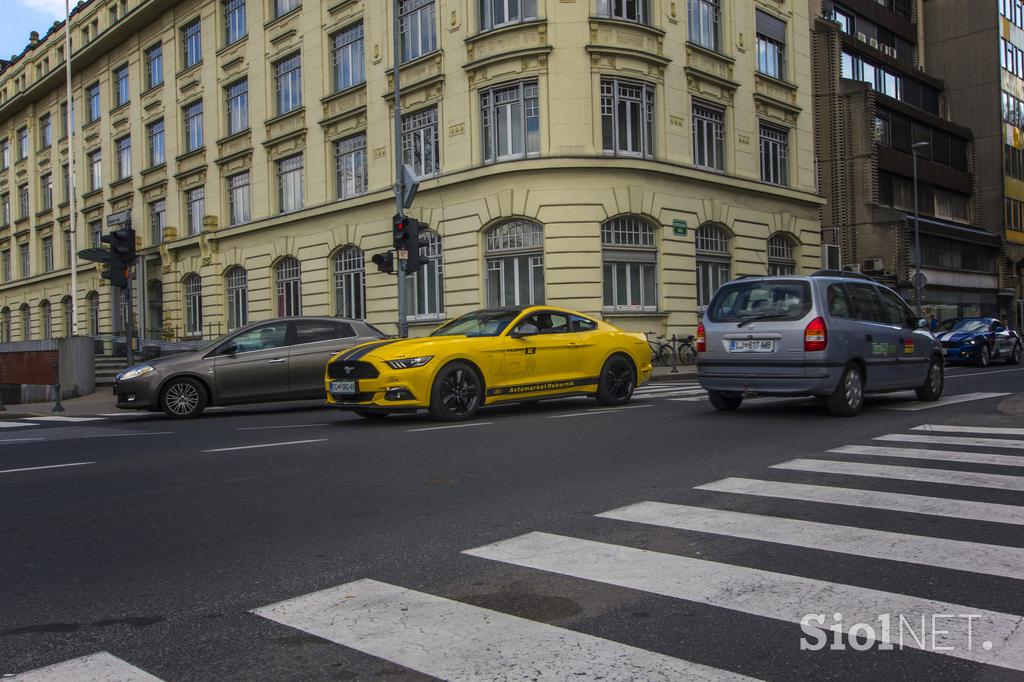 ford mustang karavana neukrotljivih avtosalon