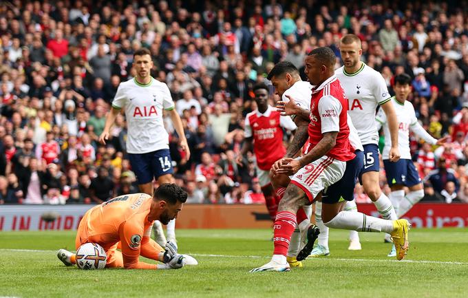 Hugo Lloris si je v 49. minuti privoščil veliko napako. | Foto: Reuters