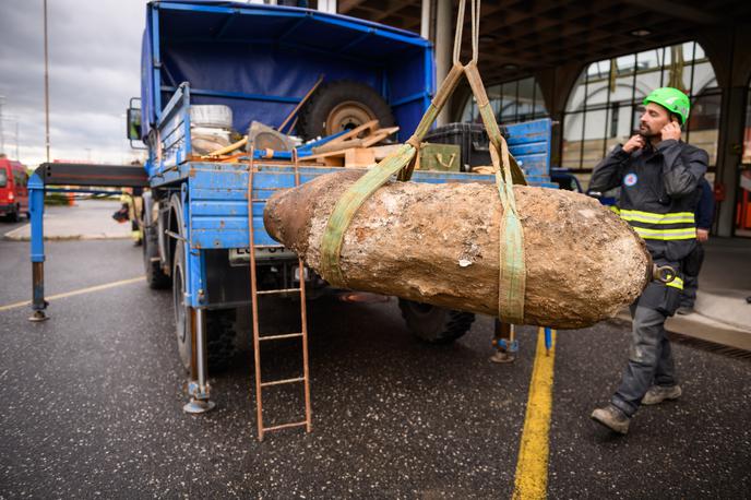 Bomba v Mariboru | V Mariboru so uspešno odstranili še drugo najdeno bombo iz druge svetovne vojne. | Foto STA