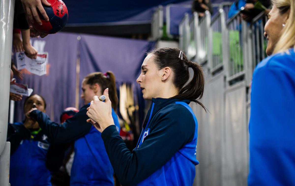 EHF Euro2022: Slovenija - Madžarska, slovenska ženska rokometna reprezentanca Tija Gomilar Zickero | Foto Grega Valančič/Sportida