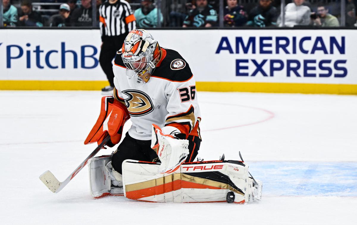 John Gibson | Eden od junakov tekme je bil tudi vratar John Gibson. | Foto Reuters