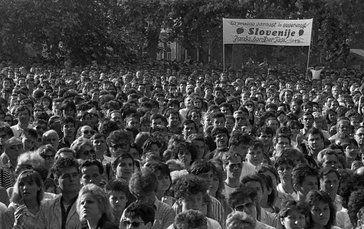 Shod v podporo četverici JBTZ | Foto Tone Stojko, hrani Muzej novejše zgodovine Slovenije