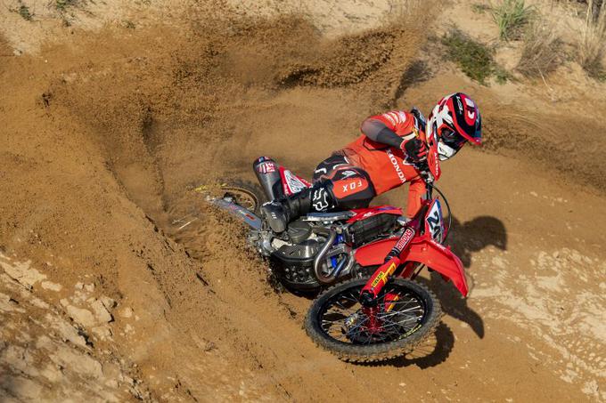 Tim Gajser na sardinijski mivki trenira že tri tedne. | Foto: Honda Pro Racing/ShotbyBavo