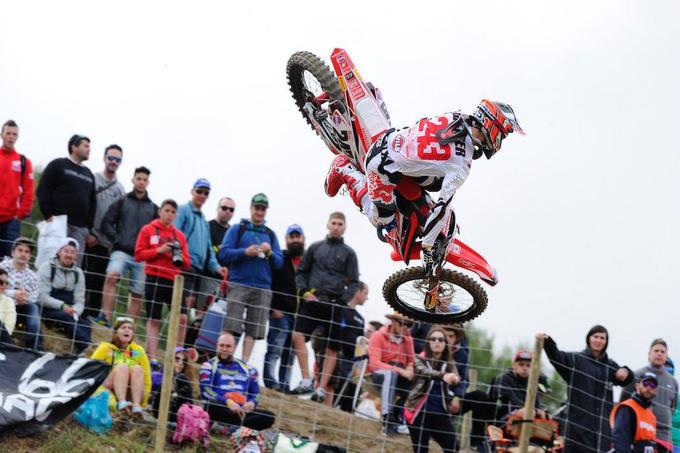 Tim Gajser ni samo super hiter, ampak tudi super atraktiven. | Foto: 