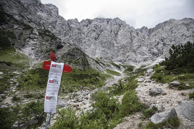 Začetek poti na prevalu Luknja. | Foto: Mediaspeed