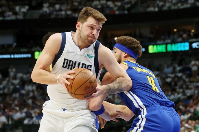 Luka Dončić | Luka Dončić se veseli prve zmage proti Golden State Warriors v finalu zahodne konference. | Foto Reuters