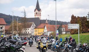 V Mirni Peči 25. vseslovenski blagoslov motorjev in motoristov #video