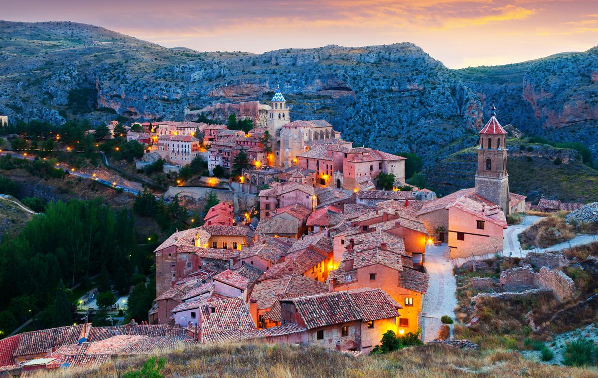 Albarracin | Albarracin v Španiji je na prvem mestu izbora najlepših mestec na svetu, v katerem se je znašel tudi en slovenski kraj. | Foto Shutterstock