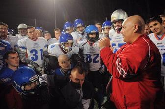 Mraz jih ne ustavi, ob 10-letnici Silverhawks trdo trenirajo (video)