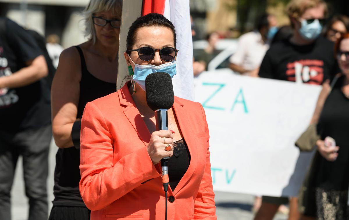 Protest za ohranitev RTVS | Miši Molk so se na protestu pridružili številni kolegi in predstavili svoja stališča. | Foto STA