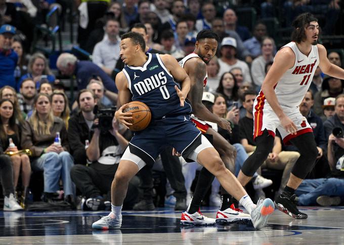 Dante Exum je dosegel 13 točk, pomemben delež je prispeval v zaključku tekme. | Foto: Reuters