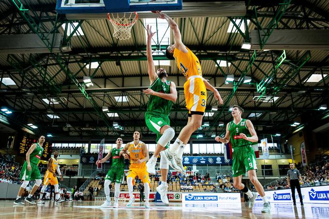 Primorska lovi tisto, kar je Olimpija izgubila. | Foto: Vid Ponikvar