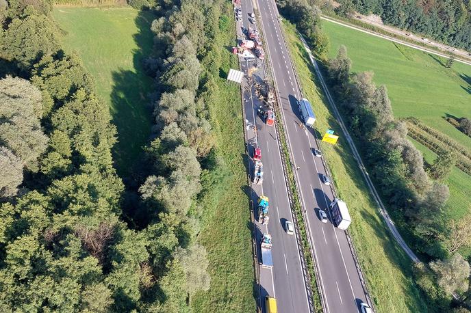 Južna obvoznica | Na obvoznici prav zdaj postavljajo dodatne elektronske portale. | Foto PU Ljubljana