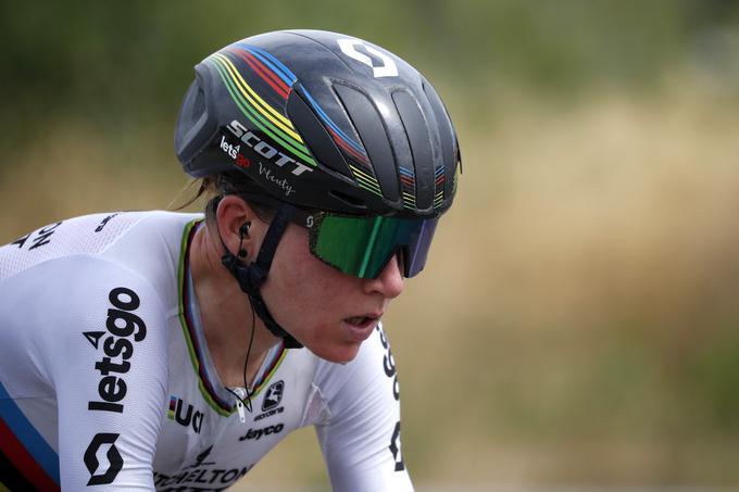 Annemiek van Vleuten vodi v skupnem seštevku dirke. | Foto: Reuters