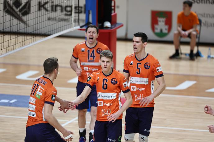 ACH Volley | Odbojkarji ACH Volley so v finalu favoriti proti Panviti Pomgrad. Če bodo zvečer zmagali, si bodo že priigrali finale. | Foto www.alesfevzer.com