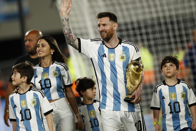 Lionel Messi Argentina | Lionel Messi po tekmi z družino. | Foto Reuters