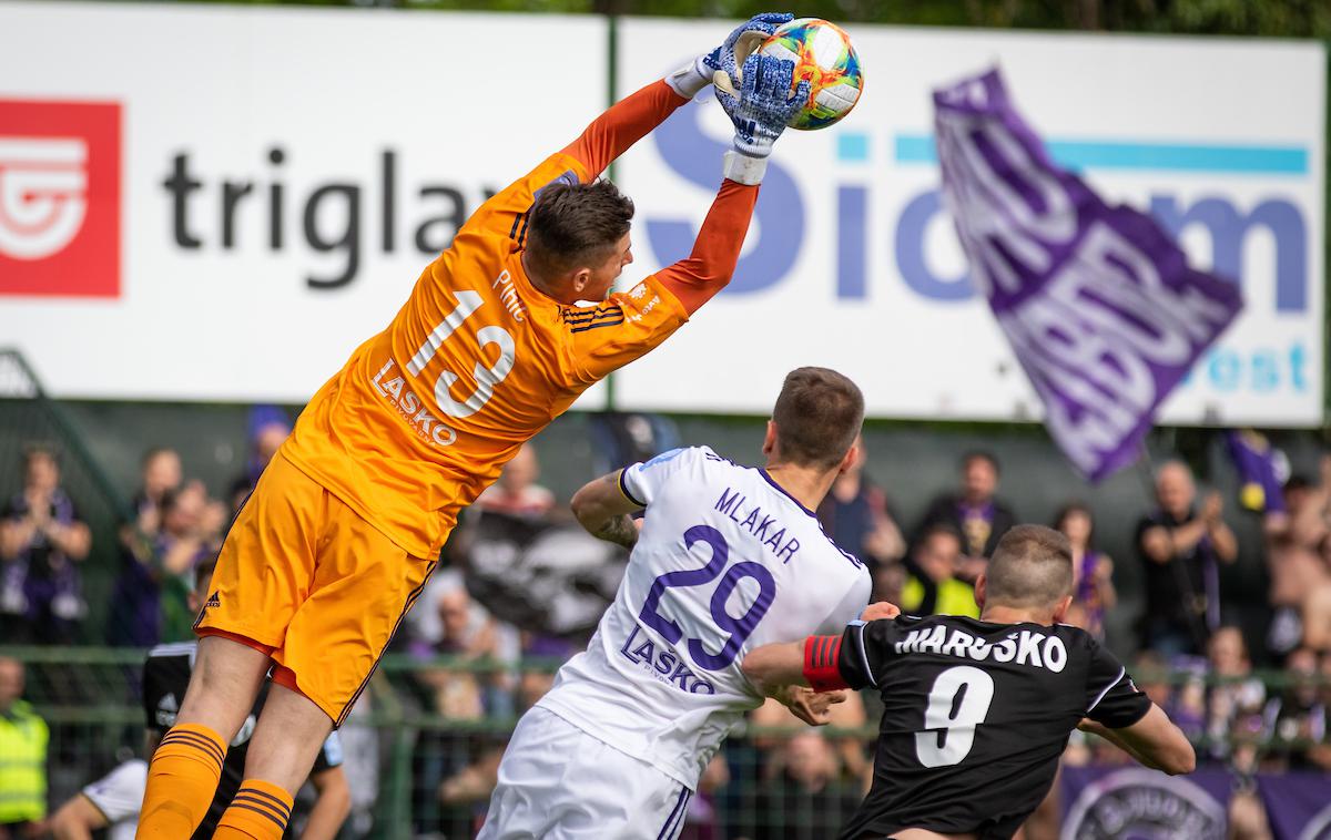 Mura Maribor | Vratar Maribora Kenan Pirić je v zadnjih sekundah rešil Maribor poraza. | Foto Blaž Weindorfer/Sportida