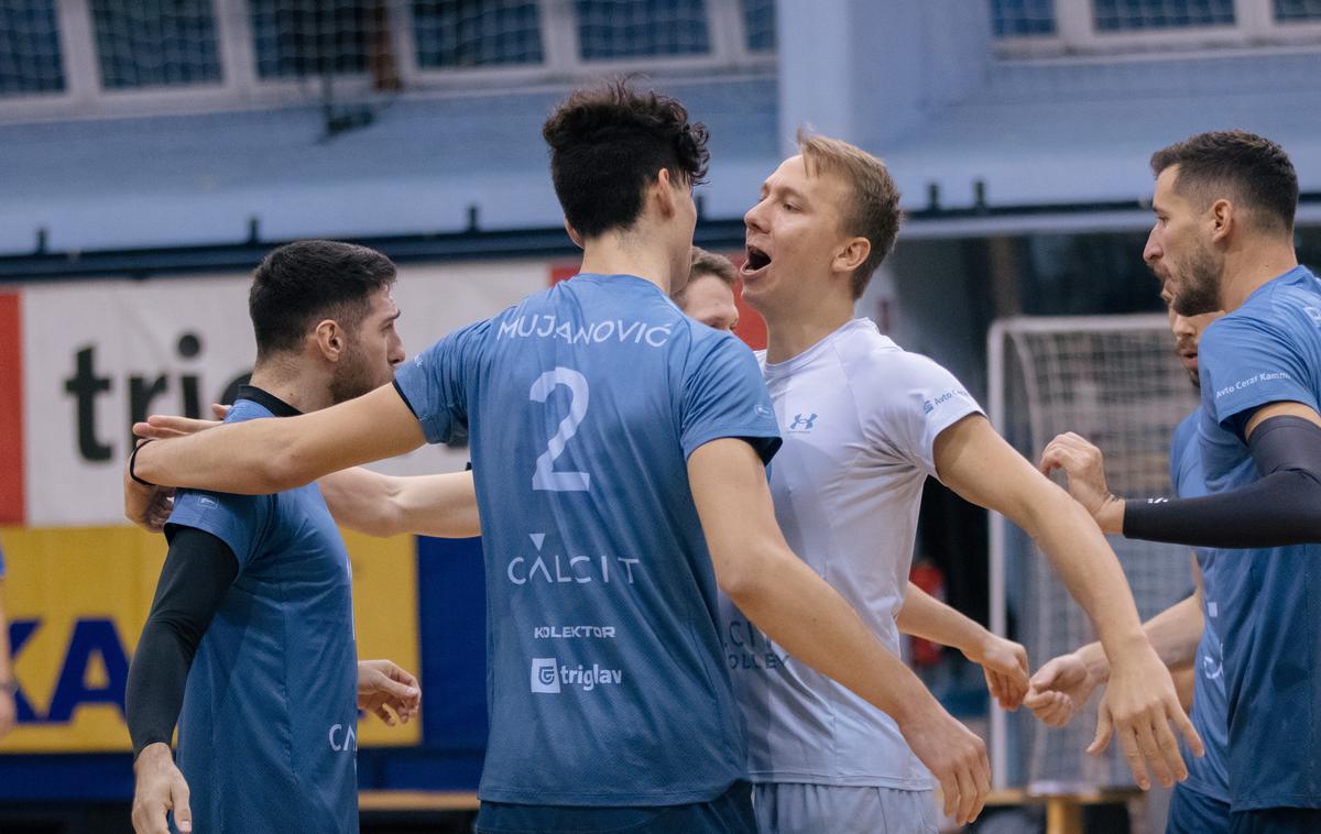 Calcit Volley | Odbojkarji Calcita so doma premagali Črnuče s 3:0. | Foto Klemen Brumec