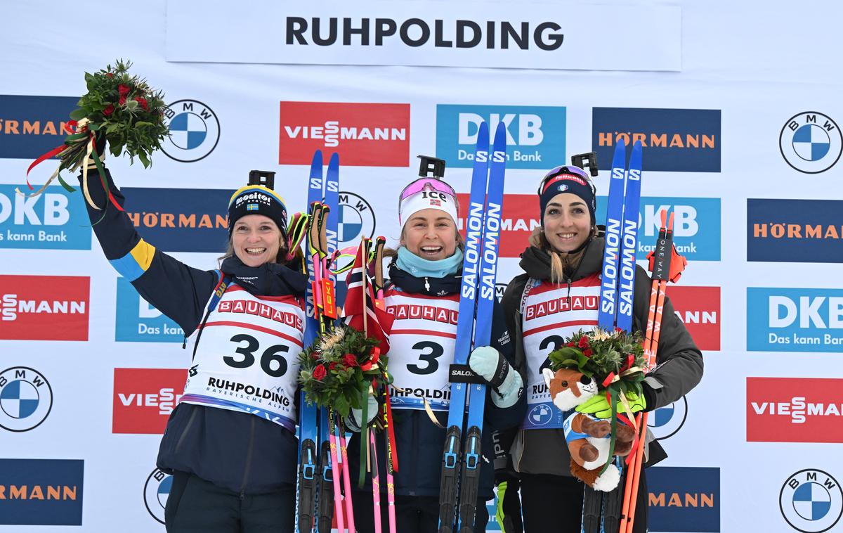 Ruhpolding, Tandervold, Brorsson, Vitozzi | Stopničke so zasedle Ingrid Landmark Tandervold, Mona Brorsson in Lisa Vittozzi. | Foto Guliverimage